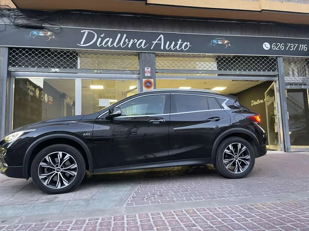 Photo 1 : Infiniti Qx30 2018 Diesel