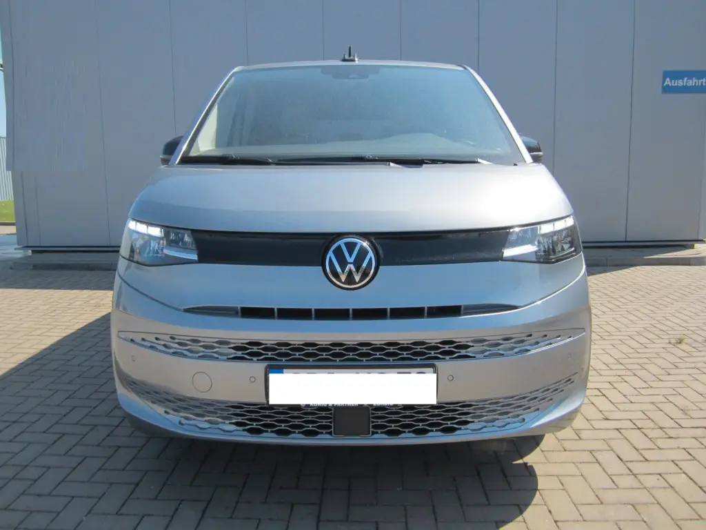 Photo 1 : Volkswagen T7 2023 Petrol