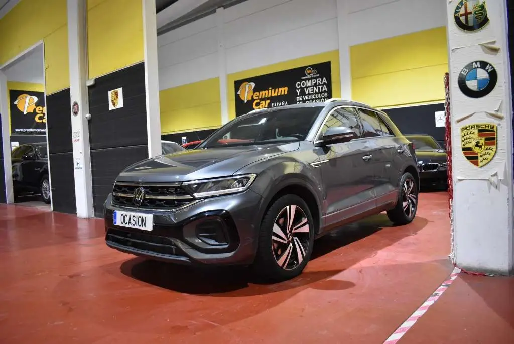 Photo 1 : Volkswagen T-roc 2023 Essence