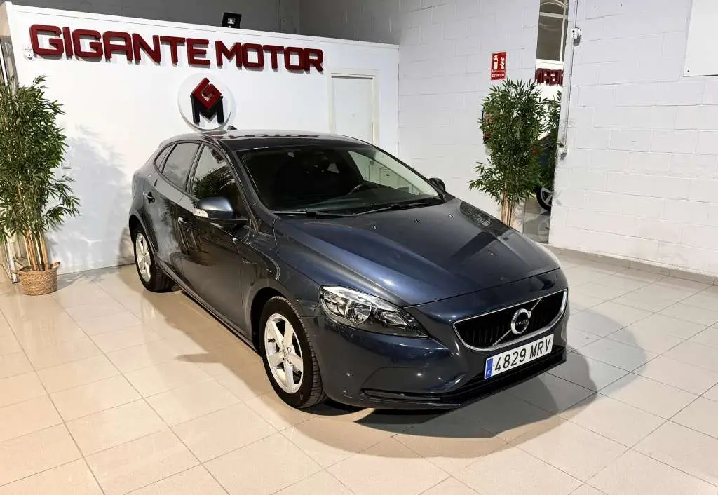 Photo 1 : Volvo V40 2018 Diesel