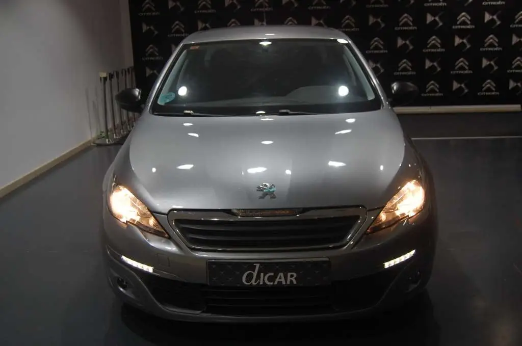 Photo 1 : Peugeot 308 2016 Diesel