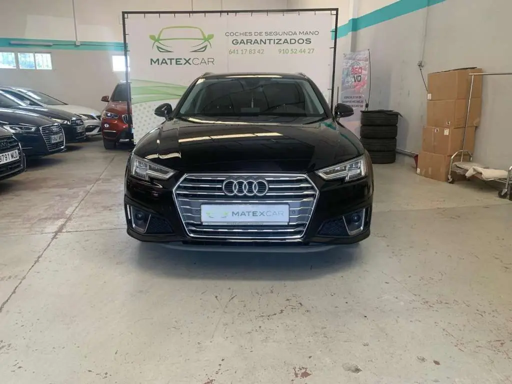 Photo 1 : Audi A4 2019 Diesel