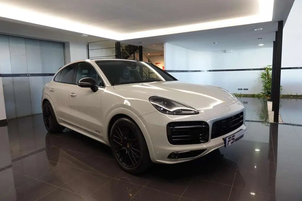 Photo 1 : Porsche Cayenne 2021 Petrol