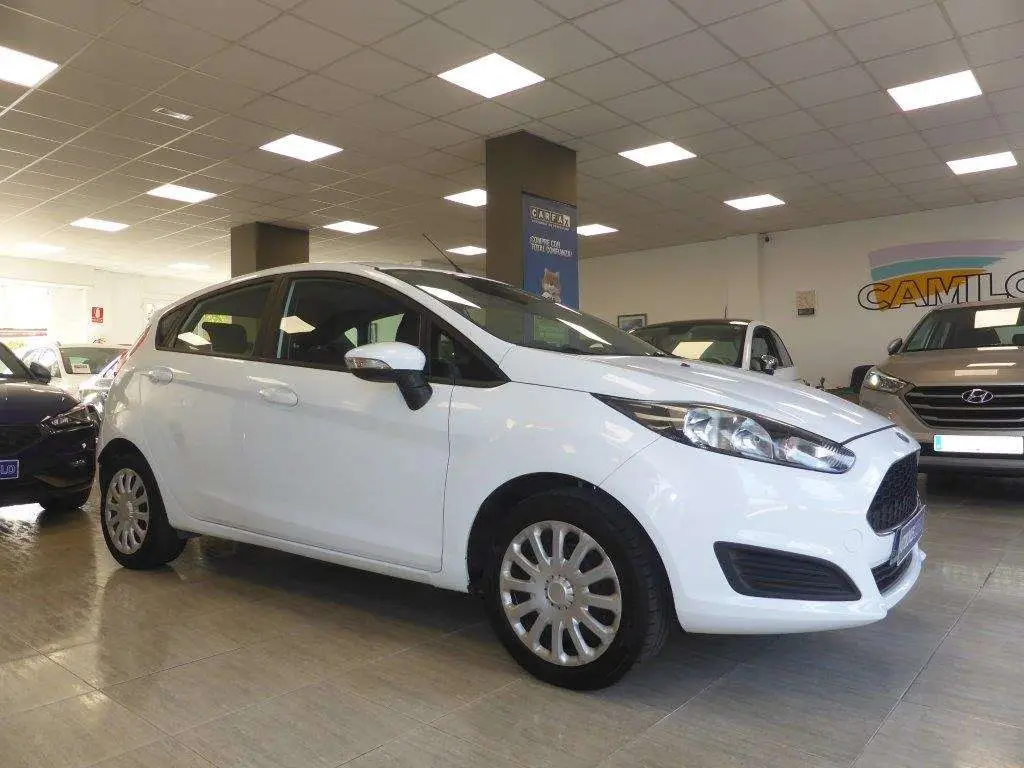 Photo 1 : Ford Fiesta 2016 Diesel