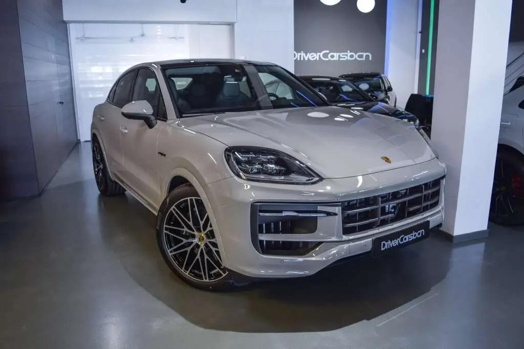 Photo 1 : Porsche Cayenne 2024 Hybride