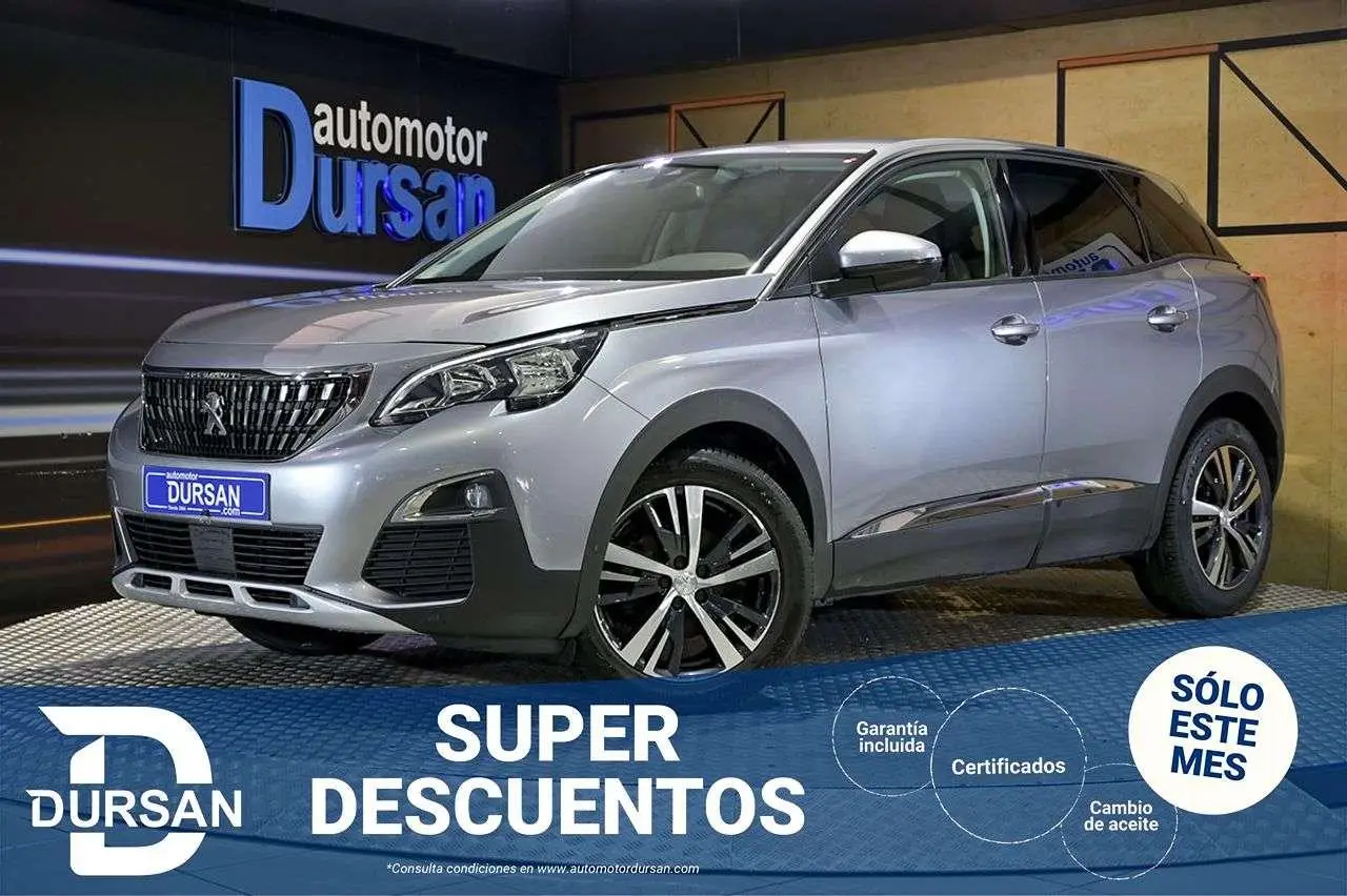 Photo 1 : Peugeot 3008 2019 Essence