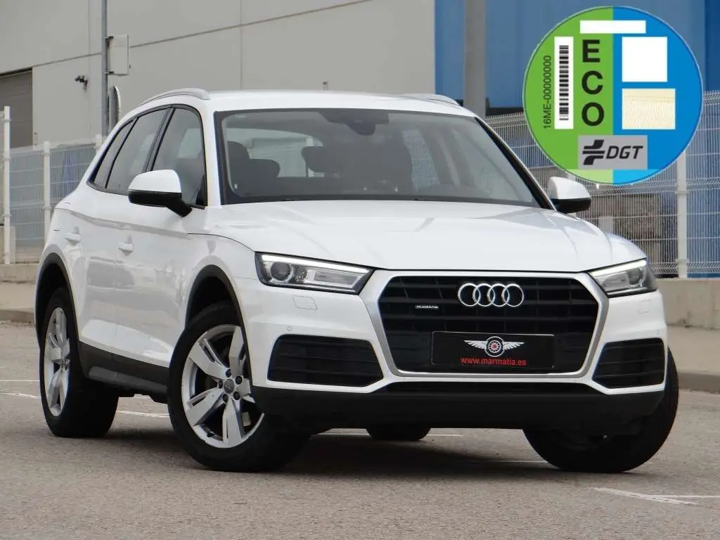 Photo 1 : Audi Q5 2020 Essence