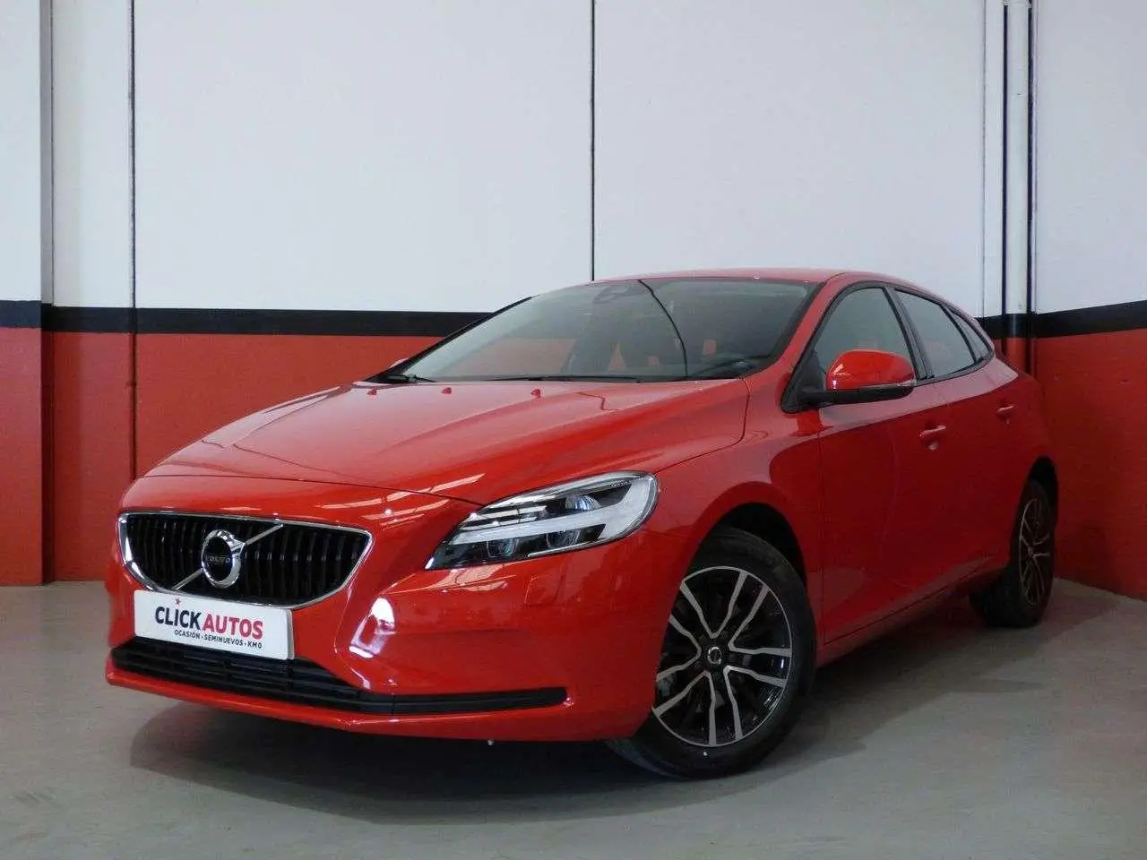 Photo 1 : Volvo V40 2019 Essence