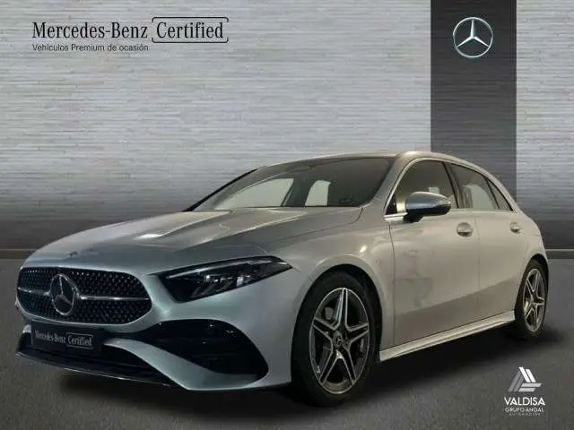 Photo 1 : Mercedes-benz Classe A 2023 Essence