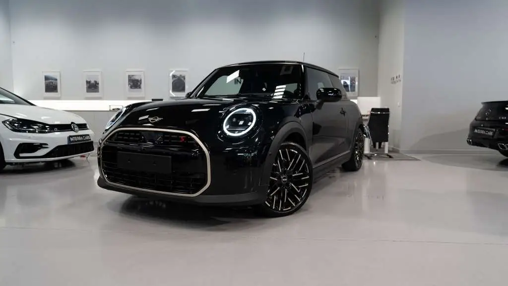 Photo 1 : Mini John Cooper Works 2024 Essence