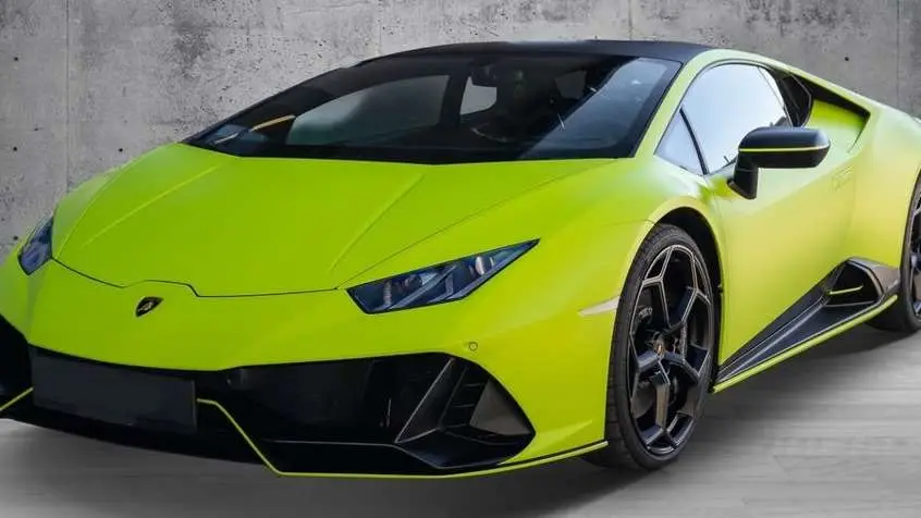 Photo 1 : Lamborghini Huracan 2021 Essence