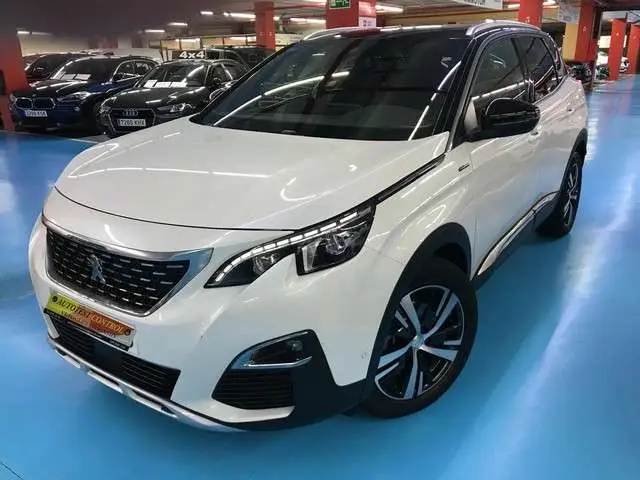 Photo 1 : Peugeot 3008 2019 Essence