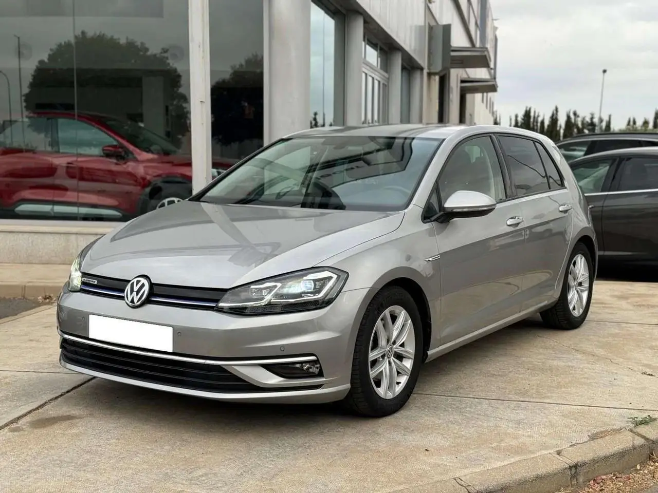 Photo 1 : Volkswagen Golf 2019 Petrol