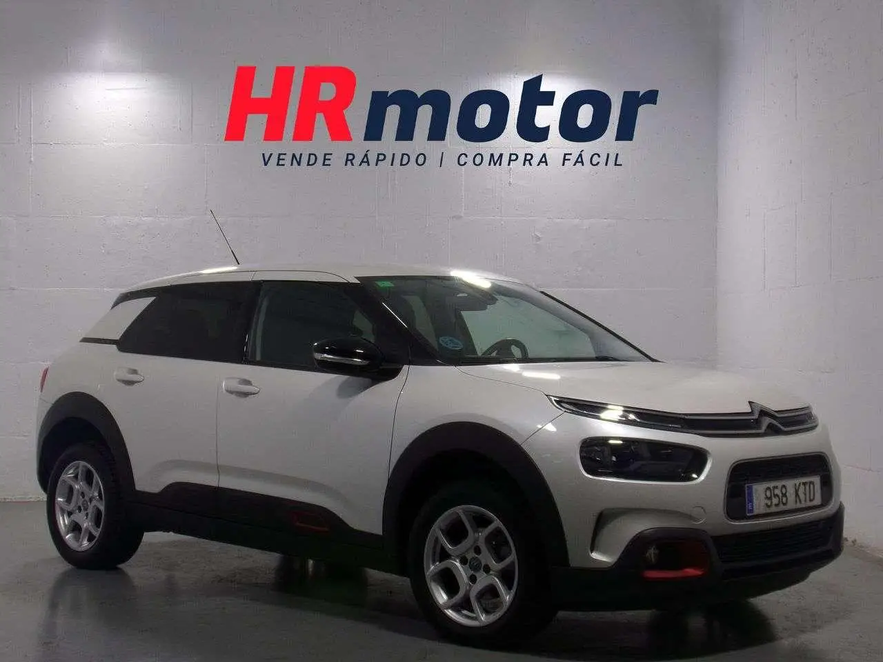 Photo 1 : Citroen C4 2019 Petrol