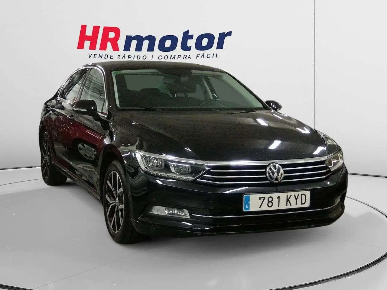 Photo 1 : Volkswagen Passat 2019 Petrol