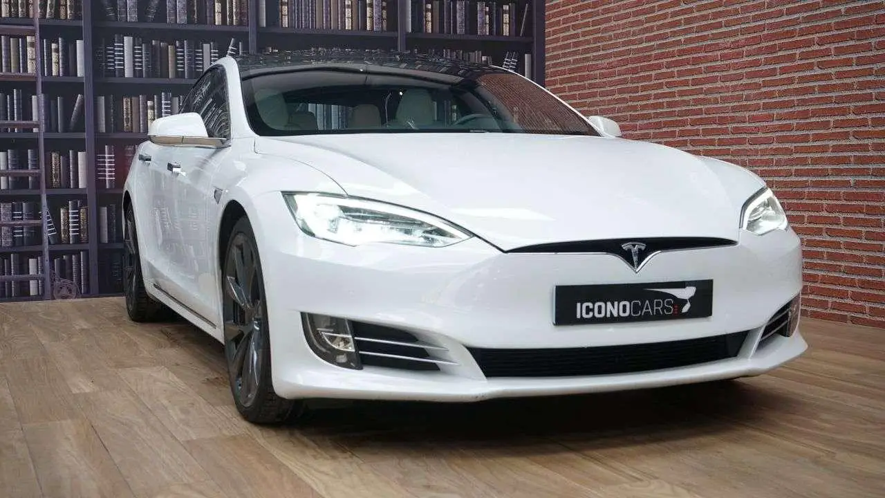 Photo 1 : Tesla Model S 2020 Électrique