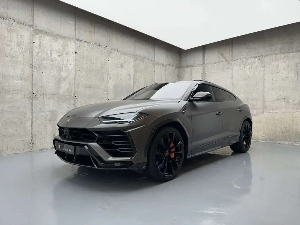 Photo 1 : Lamborghini Urus 2022 Petrol