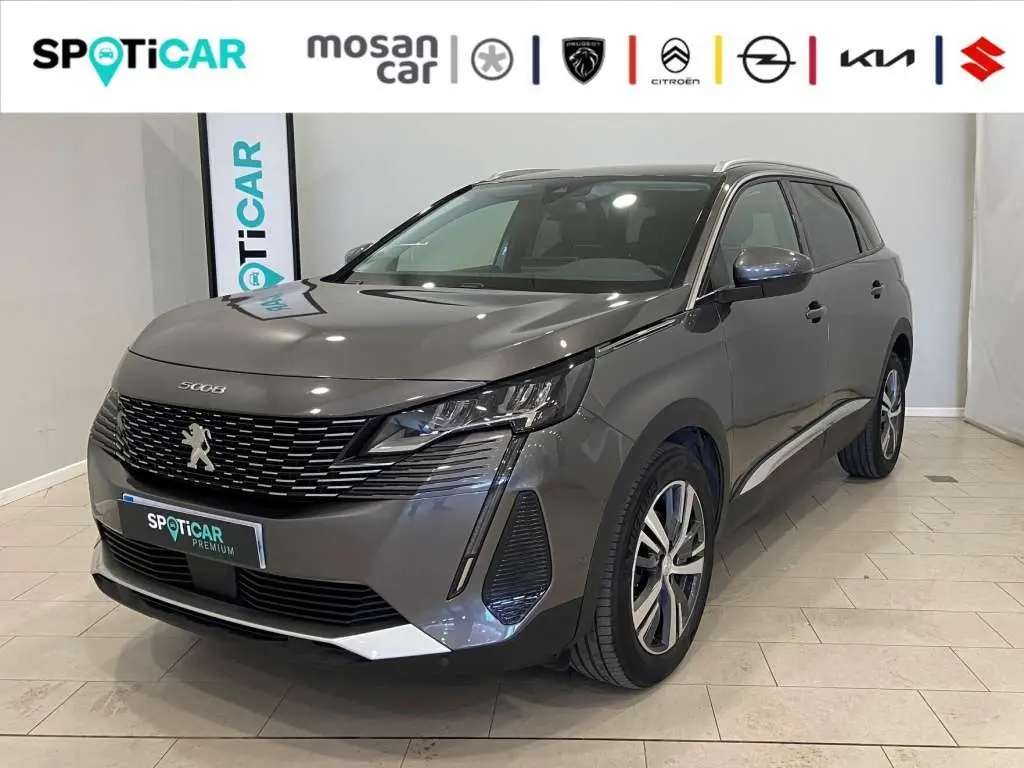 Photo 1 : Peugeot 5008 2024 Petrol