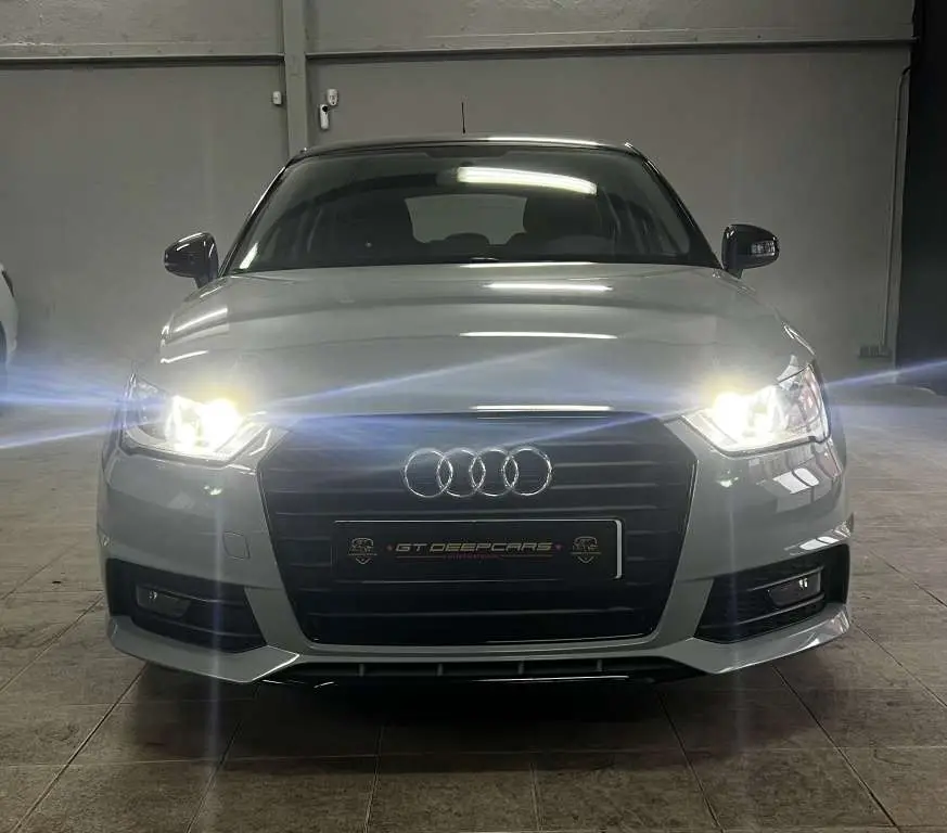 Photo 1 : Audi A1 2018 Essence