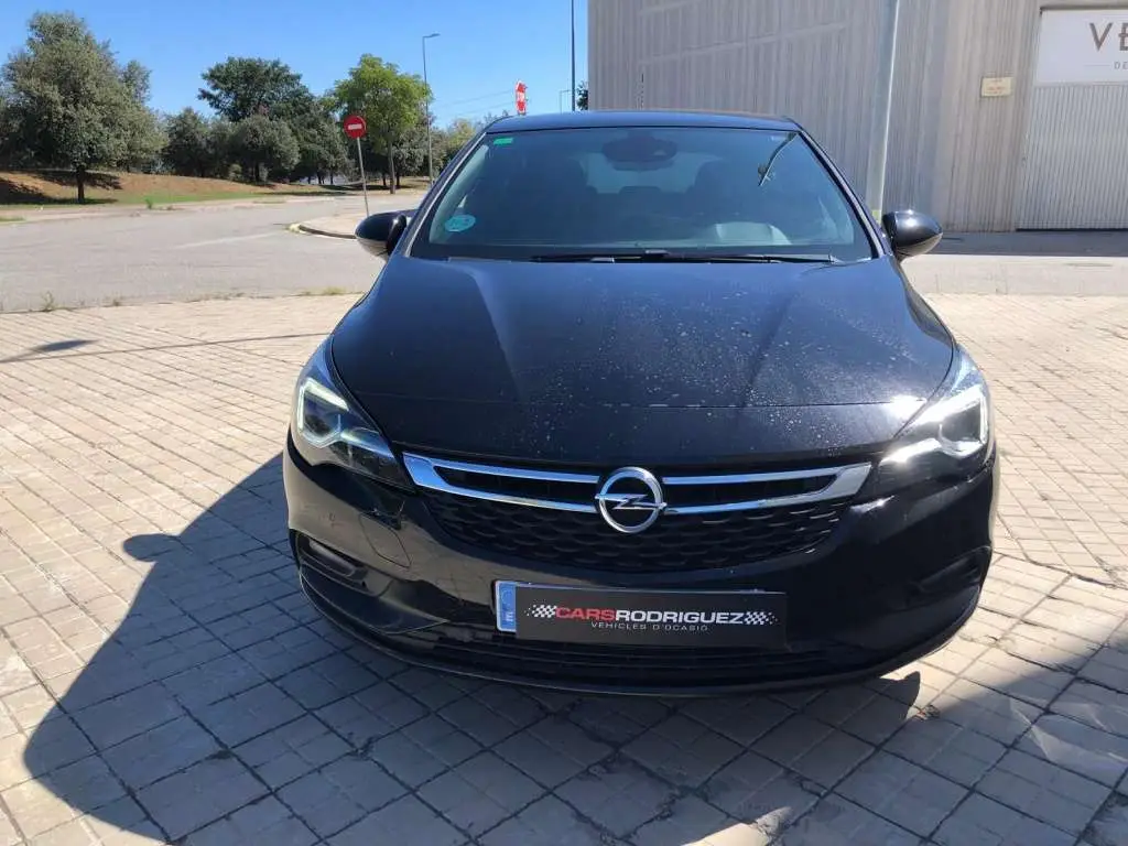 Photo 1 : Opel Astra 2019 Diesel