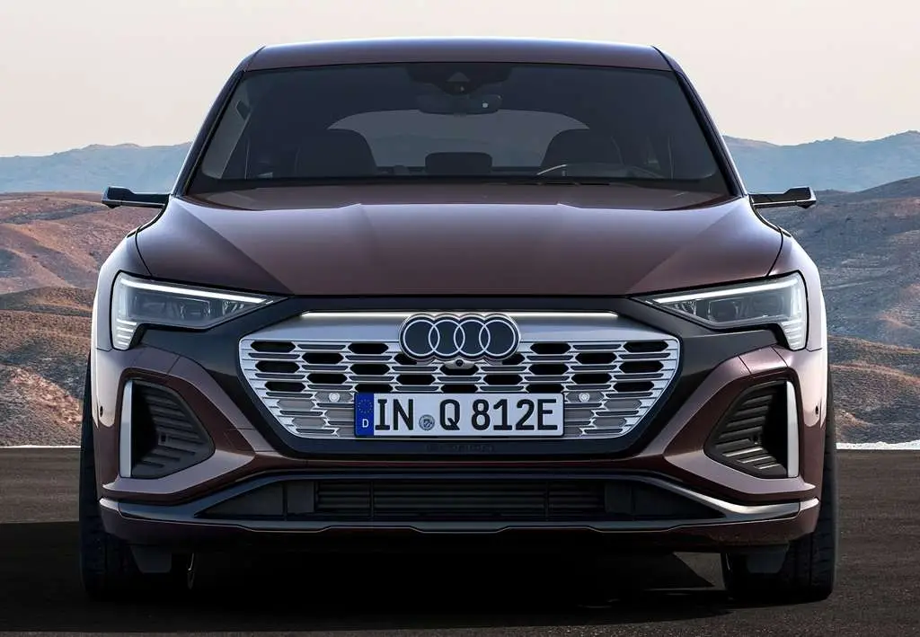 Photo 1 : Audi Q8 2024 Électrique