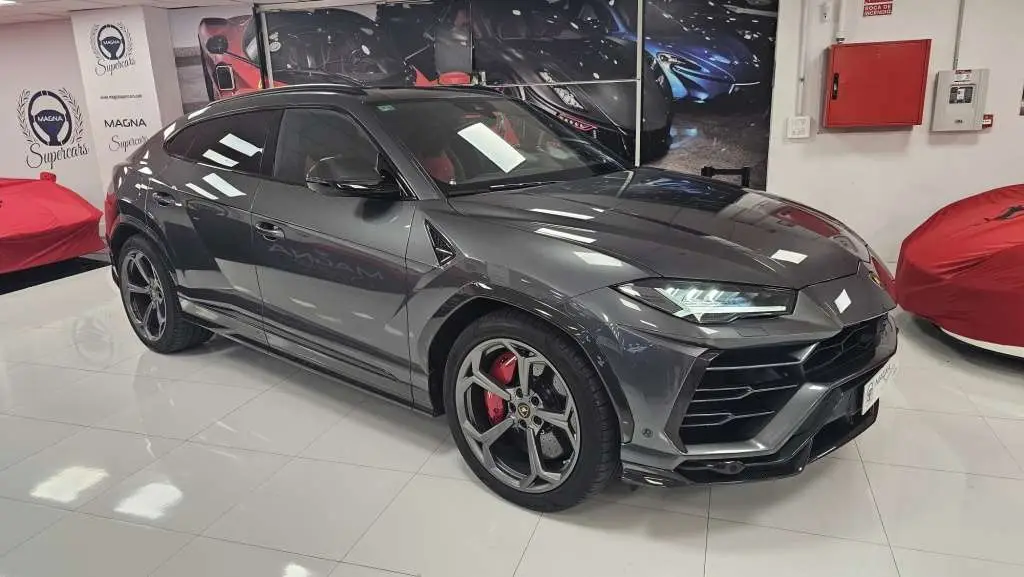 Photo 1 : Lamborghini Urus 2019 Essence