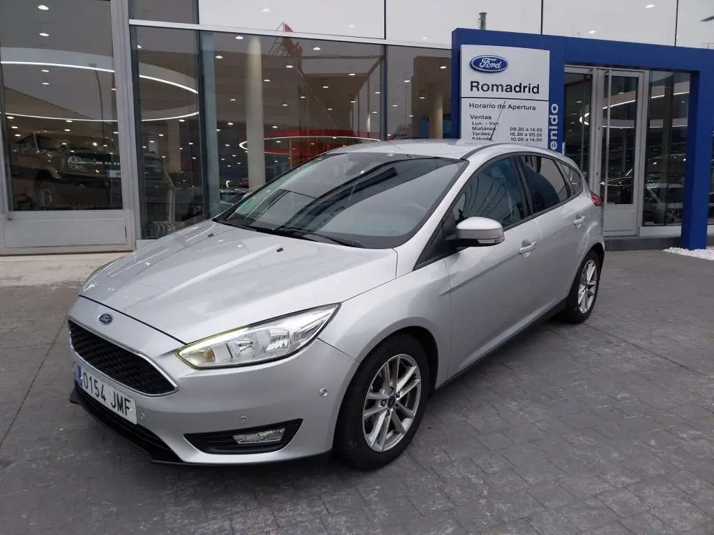 Photo 1 : Ford Focus 2016 Diesel