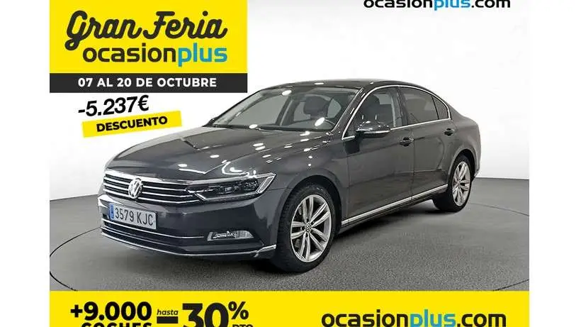 Photo 1 : Volkswagen Passat 2018 Essence