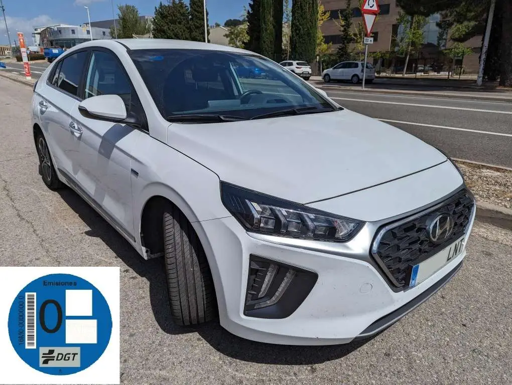 Photo 1 : Hyundai Ioniq 2021 Hybrid