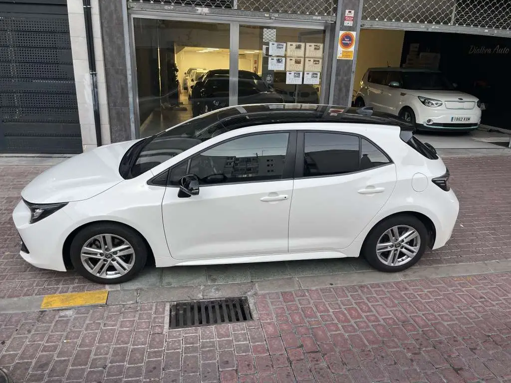 Photo 1 : Toyota Corolla 2020 Hybrid