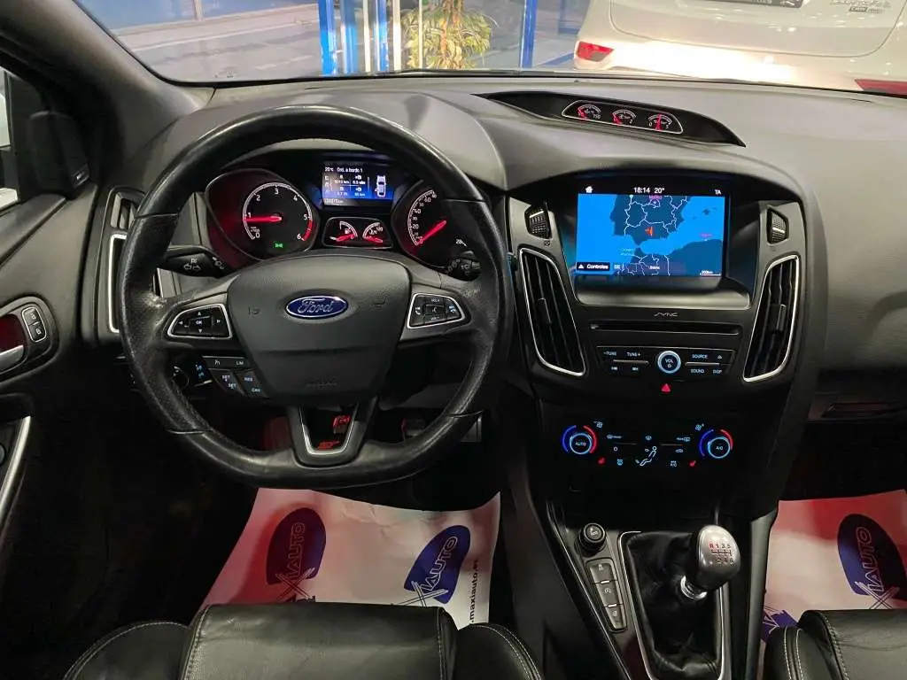 Photo 1 : Ford Focus 2018 Diesel