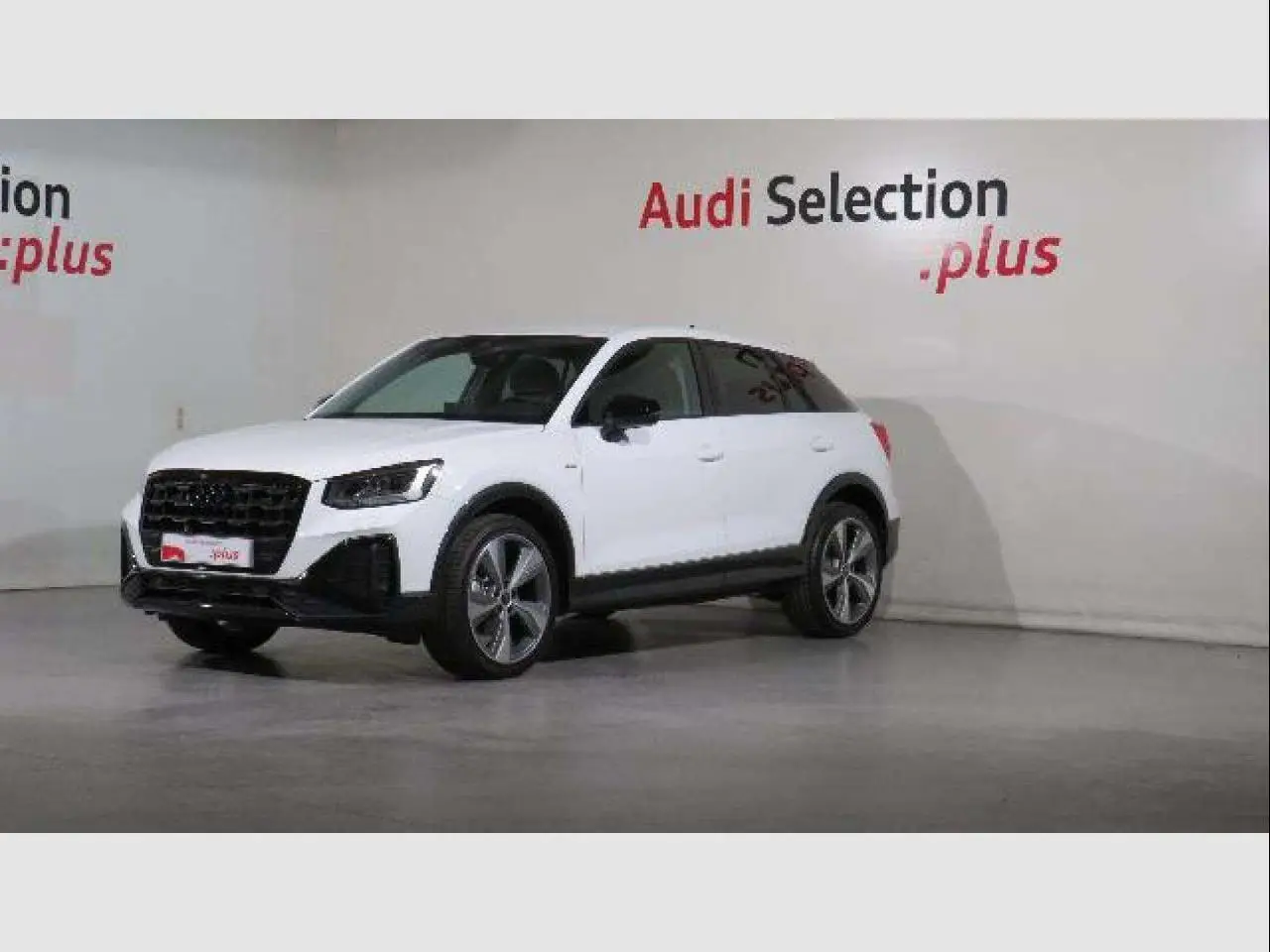 Photo 1 : Audi Q2 2023 Petrol