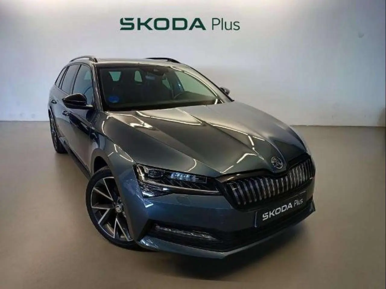 Photo 1 : Skoda Superb 2021 Others