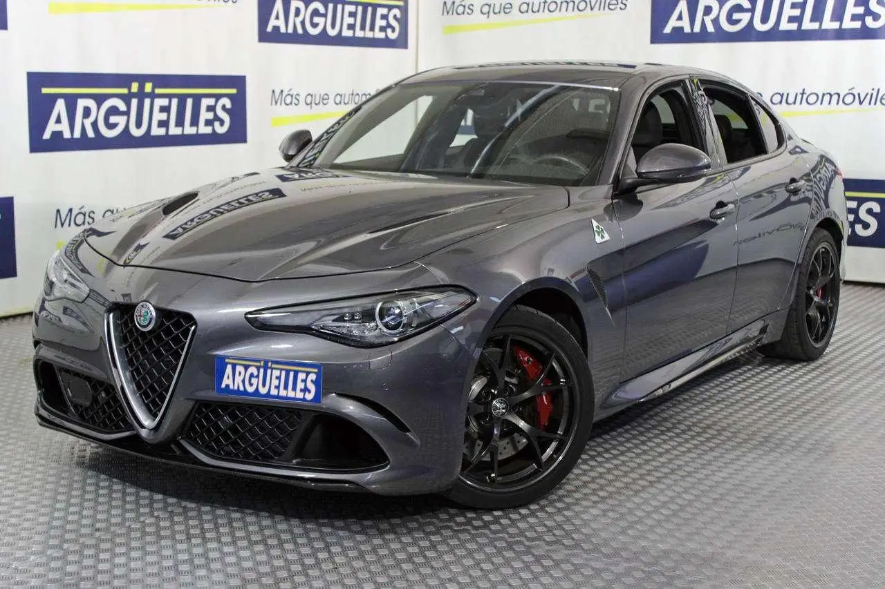 Photo 1 : Alfa Romeo Giulia 2018 Essence