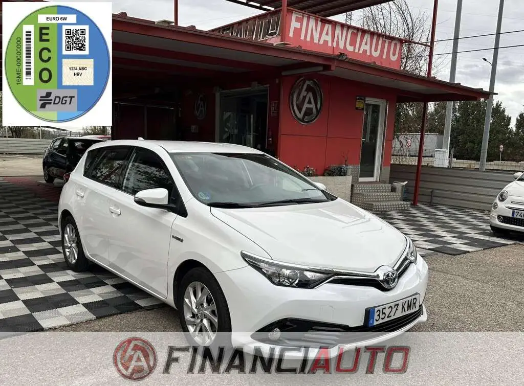 Photo 1 : Toyota Auris 2018 Hybride