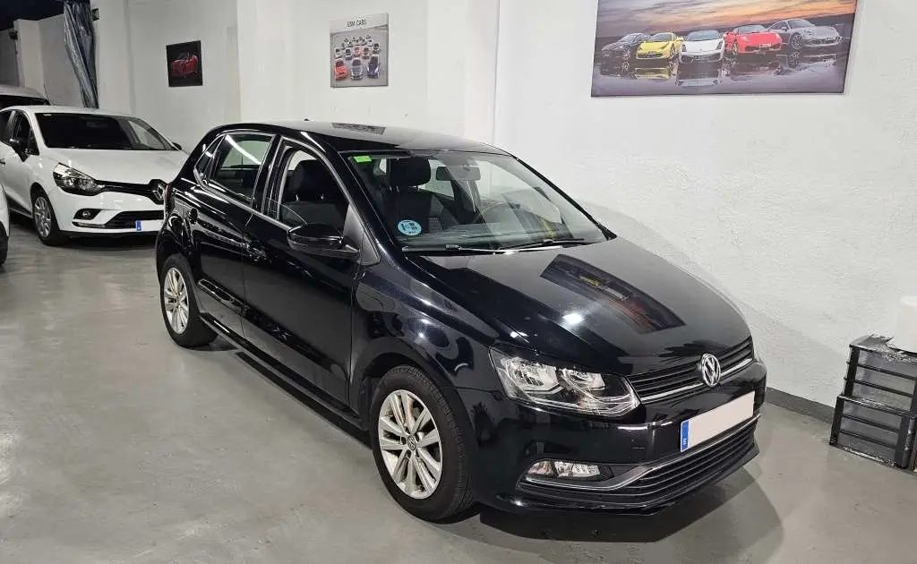 Photo 1 : Volkswagen Polo 2014 Petrol