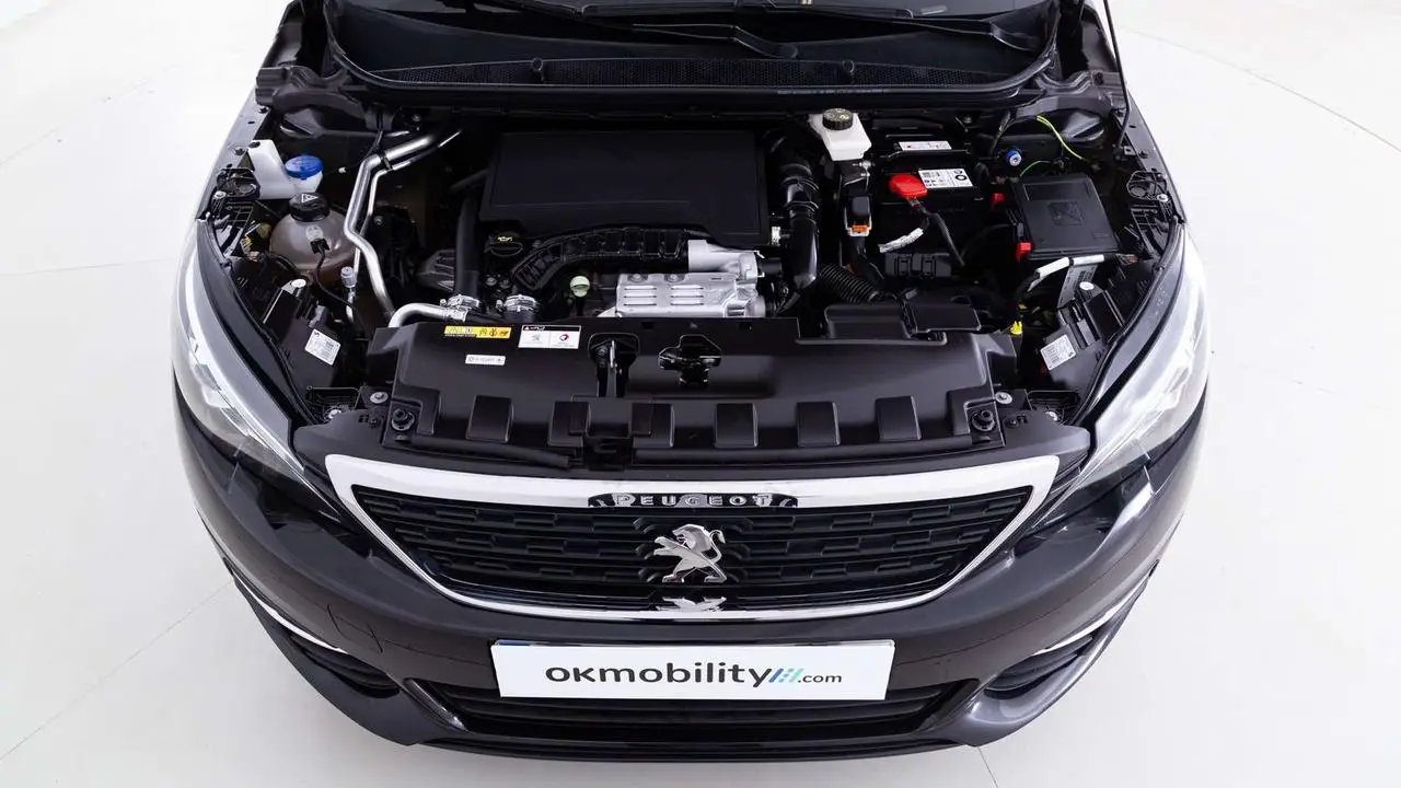 Photo 1 : Peugeot 308 2021 Essence