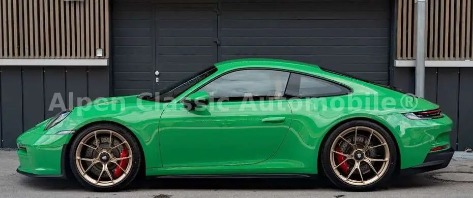 Photo 1 : Porsche 992 2023 Essence