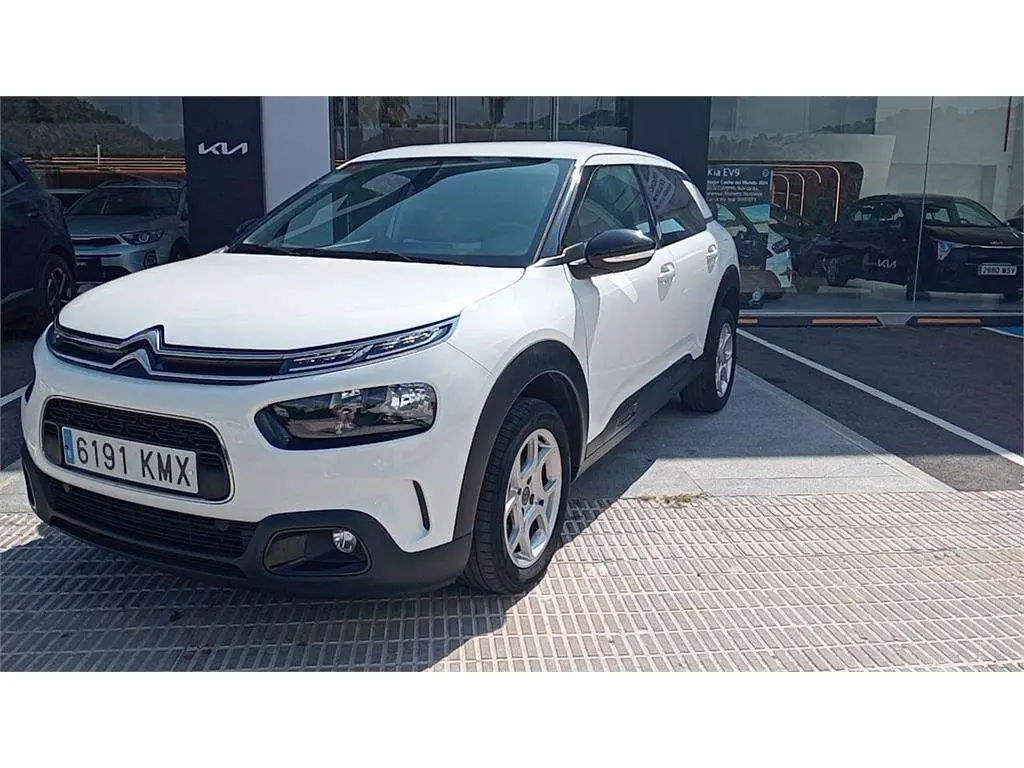 Photo 1 : Citroen C4 2018 Petrol