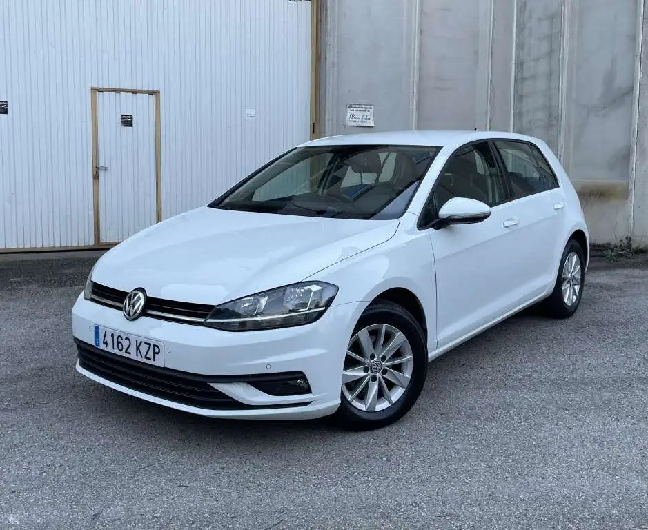 Photo 1 : Volkswagen Golf 2019 Petrol