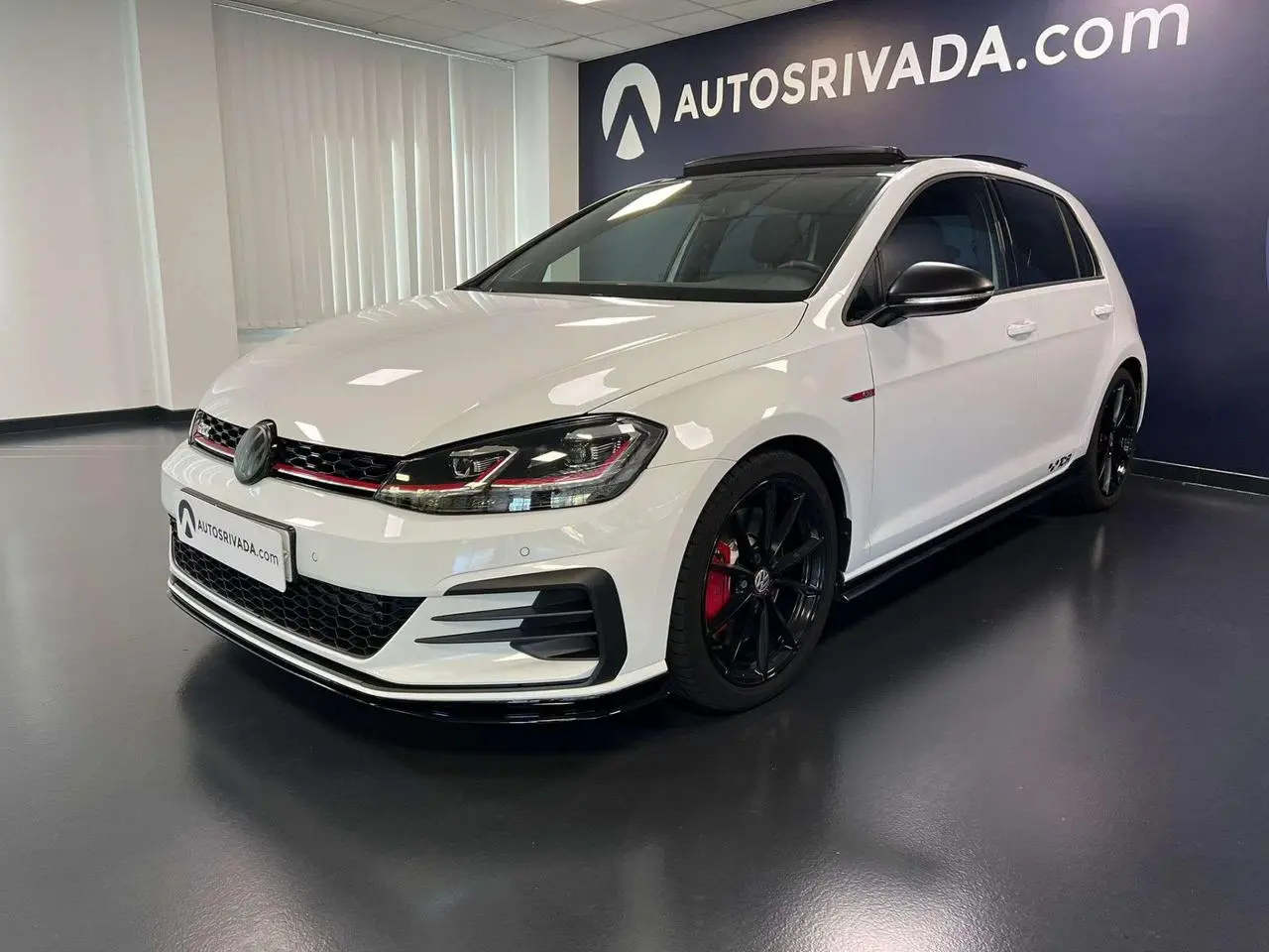 Photo 1 : Volkswagen Golf 2019 Petrol