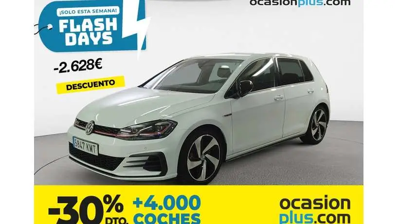 Photo 1 : Volkswagen Golf 2018 Petrol