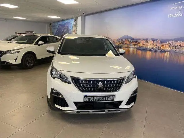 Photo 1 : Peugeot 3008 2018 Essence