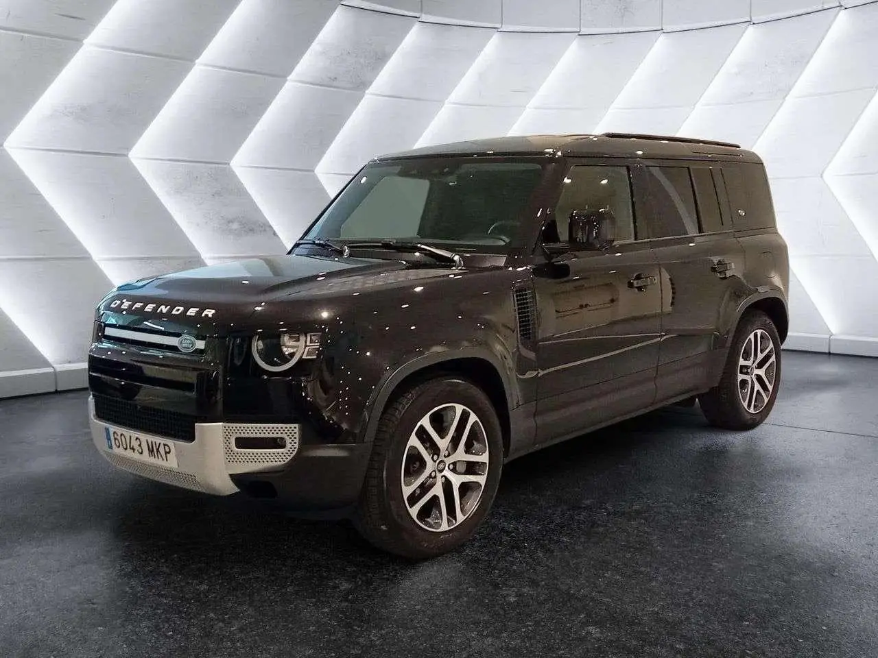 Photo 1 : Land Rover Defender 2023 Others