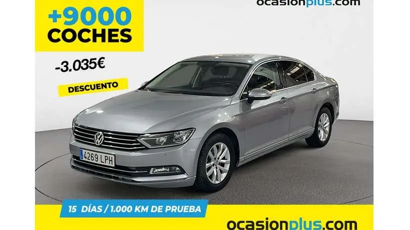 Photo 1 : Volkswagen Passat 2018 Essence