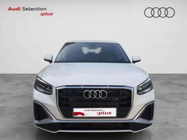 Photo 1 : Audi Q2 2024 Essence