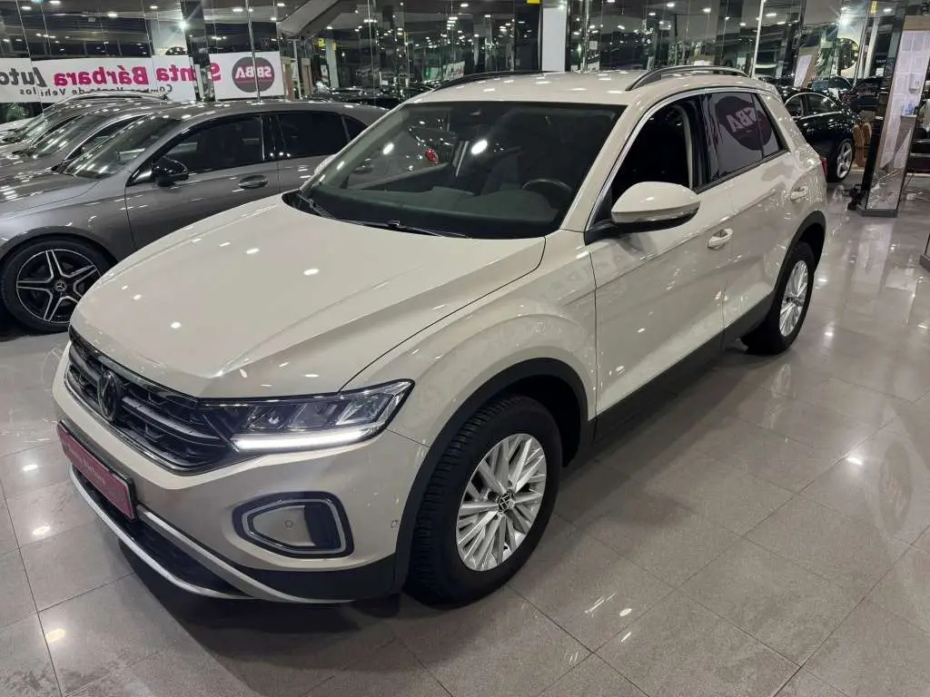 Photo 1 : Volkswagen T-roc 2022 Petrol