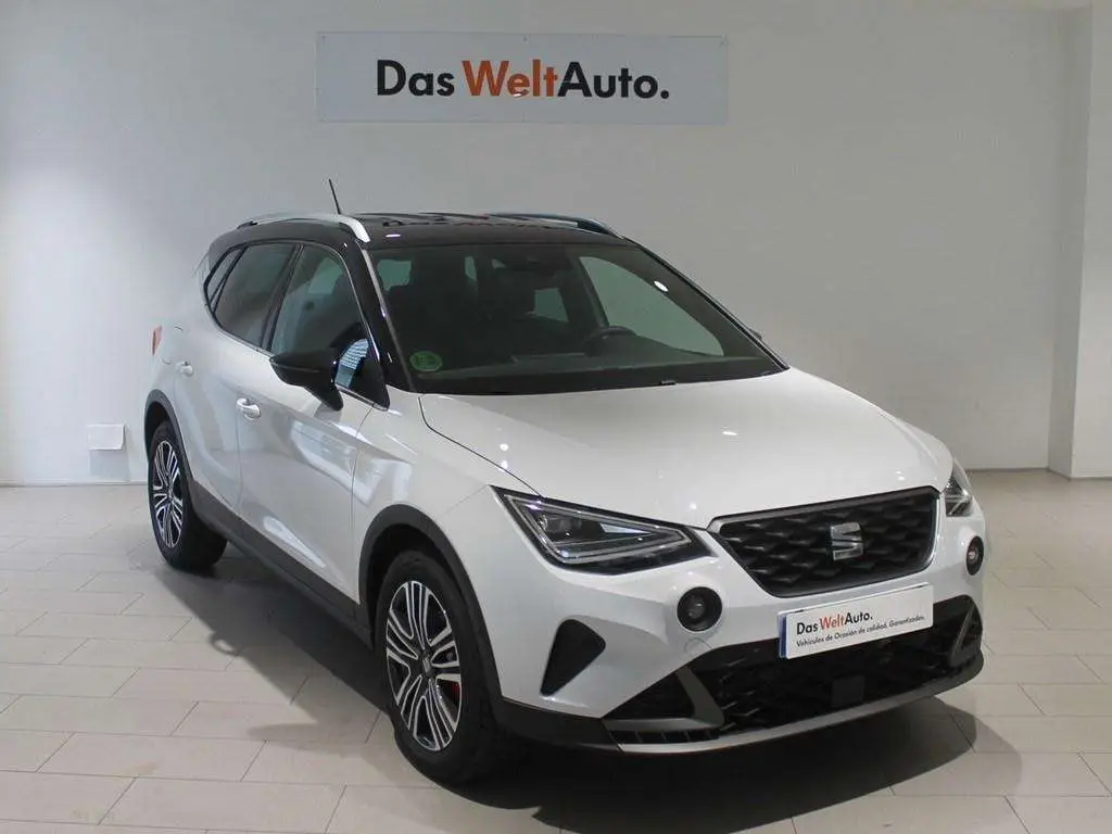 Photo 1 : Seat Arona 2024 Petrol