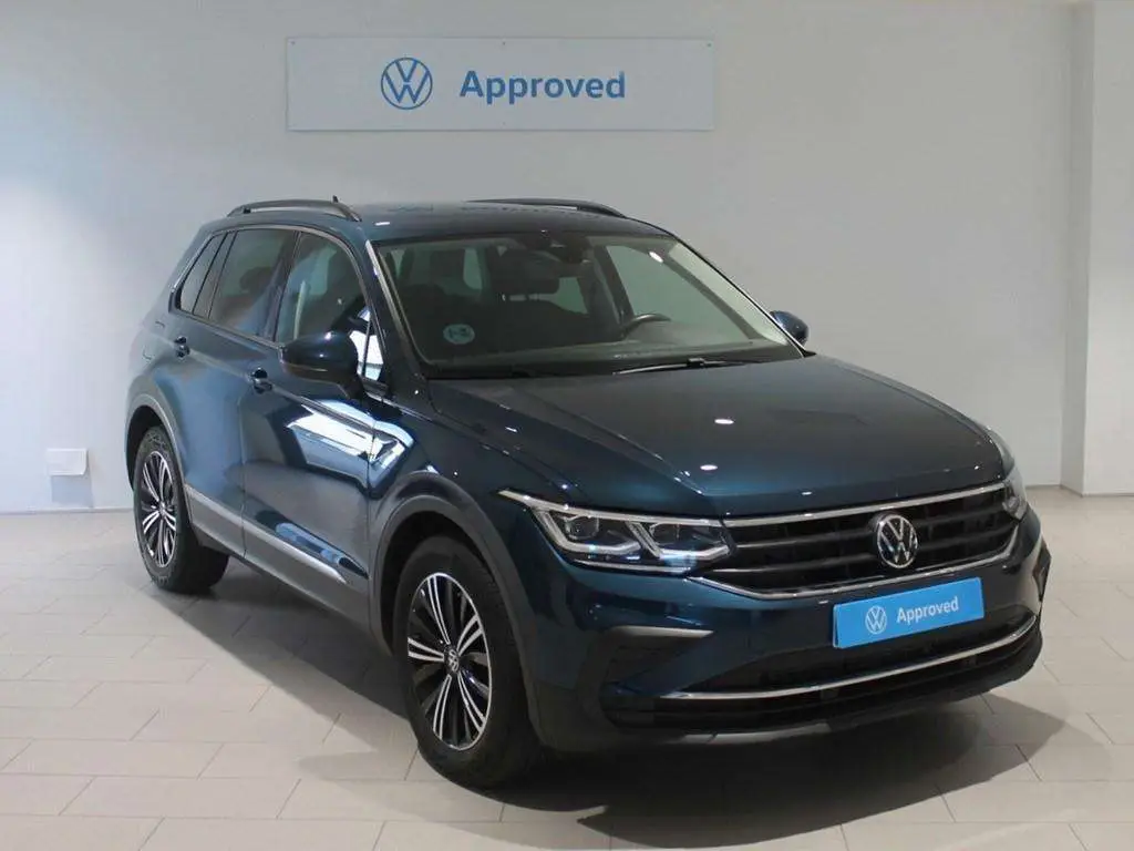 Photo 1 : Volkswagen Tiguan 2023 Essence