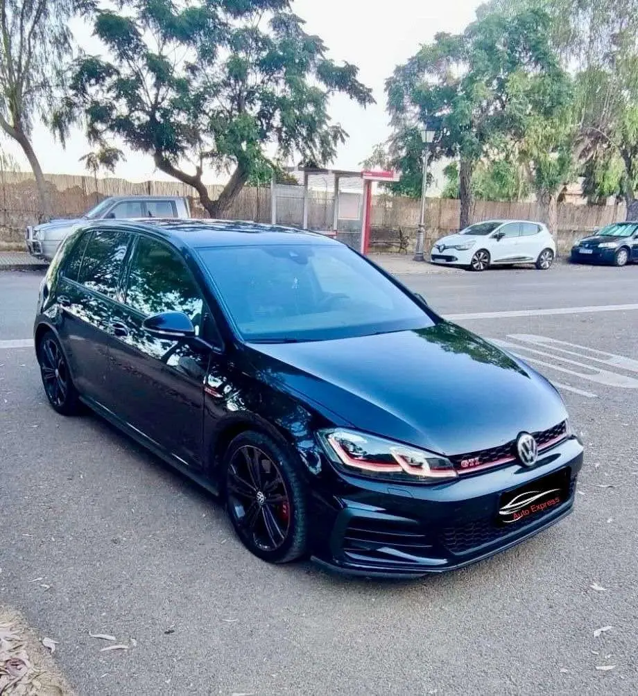 Photo 1 : Volkswagen Golf 2020 Essence